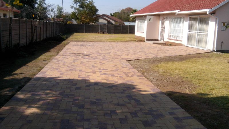 Nutmeg and Cederberg combo driveway in Alberton