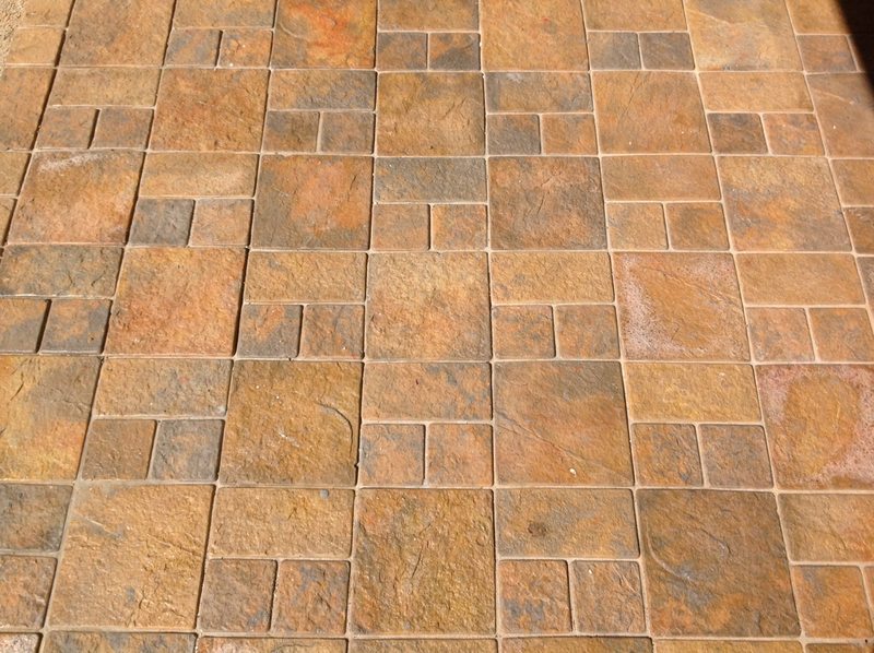 LaCotta 3-size cobble flagstone close-up