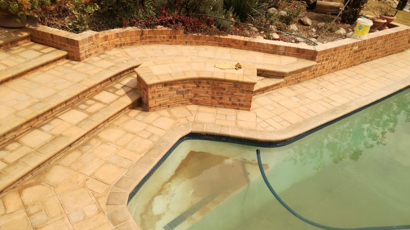 Flagstone pool steps and coping in Alberton